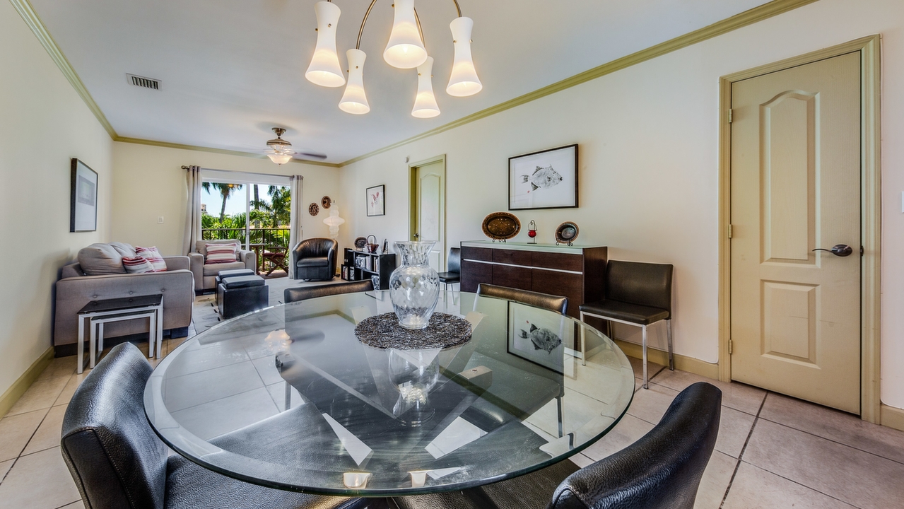 Royal-Palm-Villas-#304-02