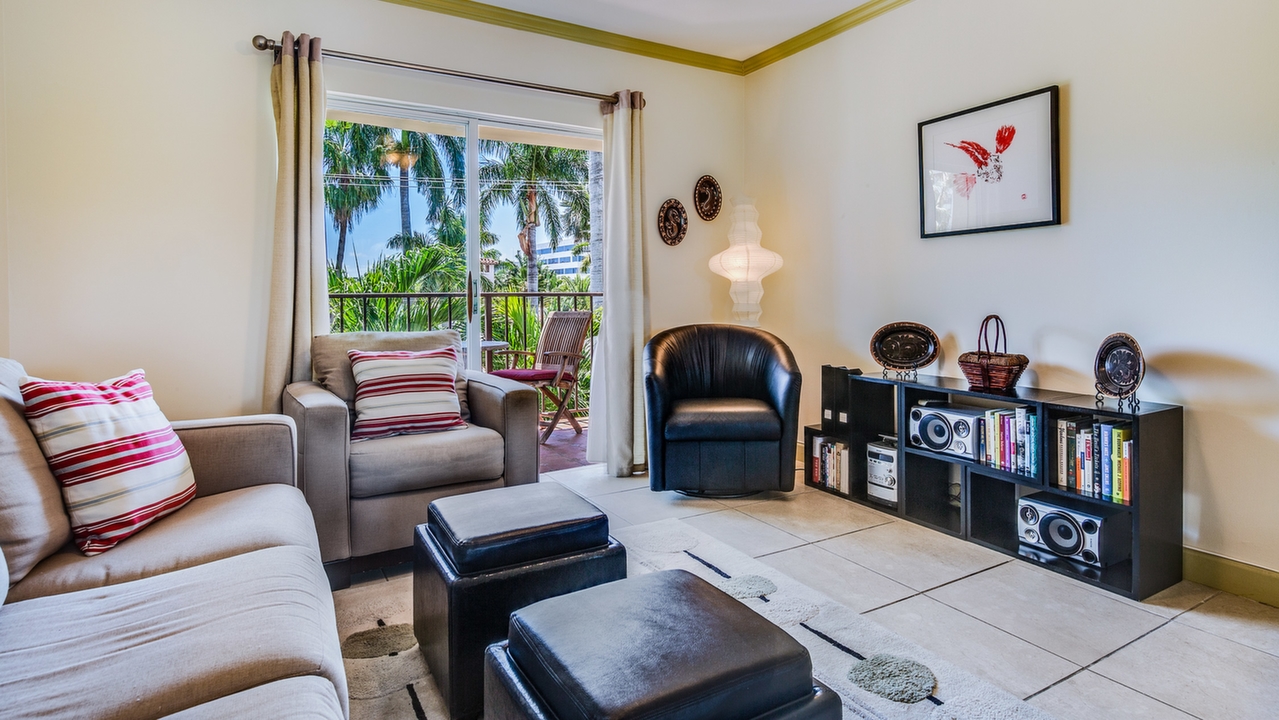 Royal-Palm-Villas-#304-04
