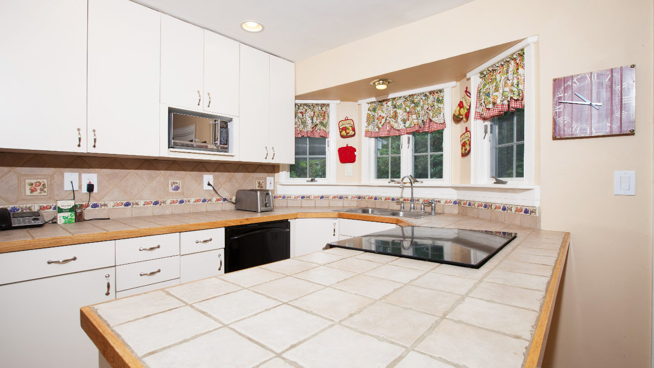 7 Durham Place, Lake Grove, NY, 11755 Scene 2