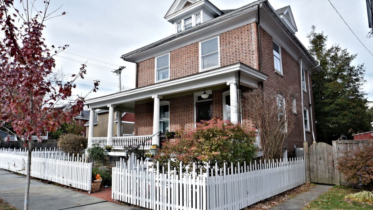 251 3rd Ave, Phoenixville, PA, 19460 Scene 1