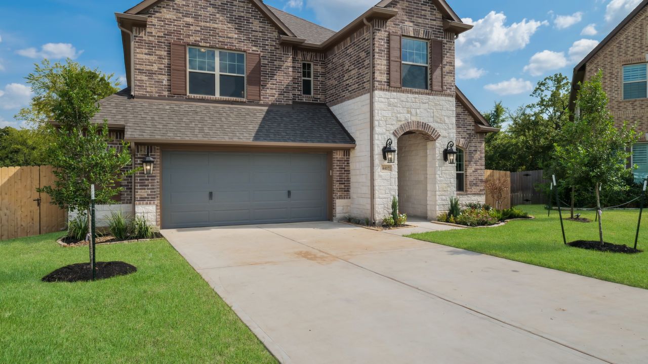 4417UphorCourt_002