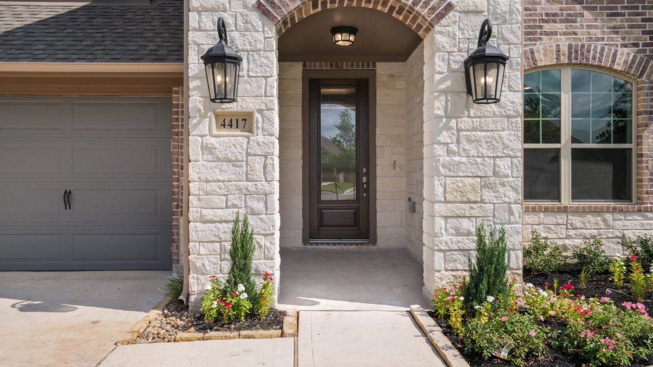 4417UphorCourt_004