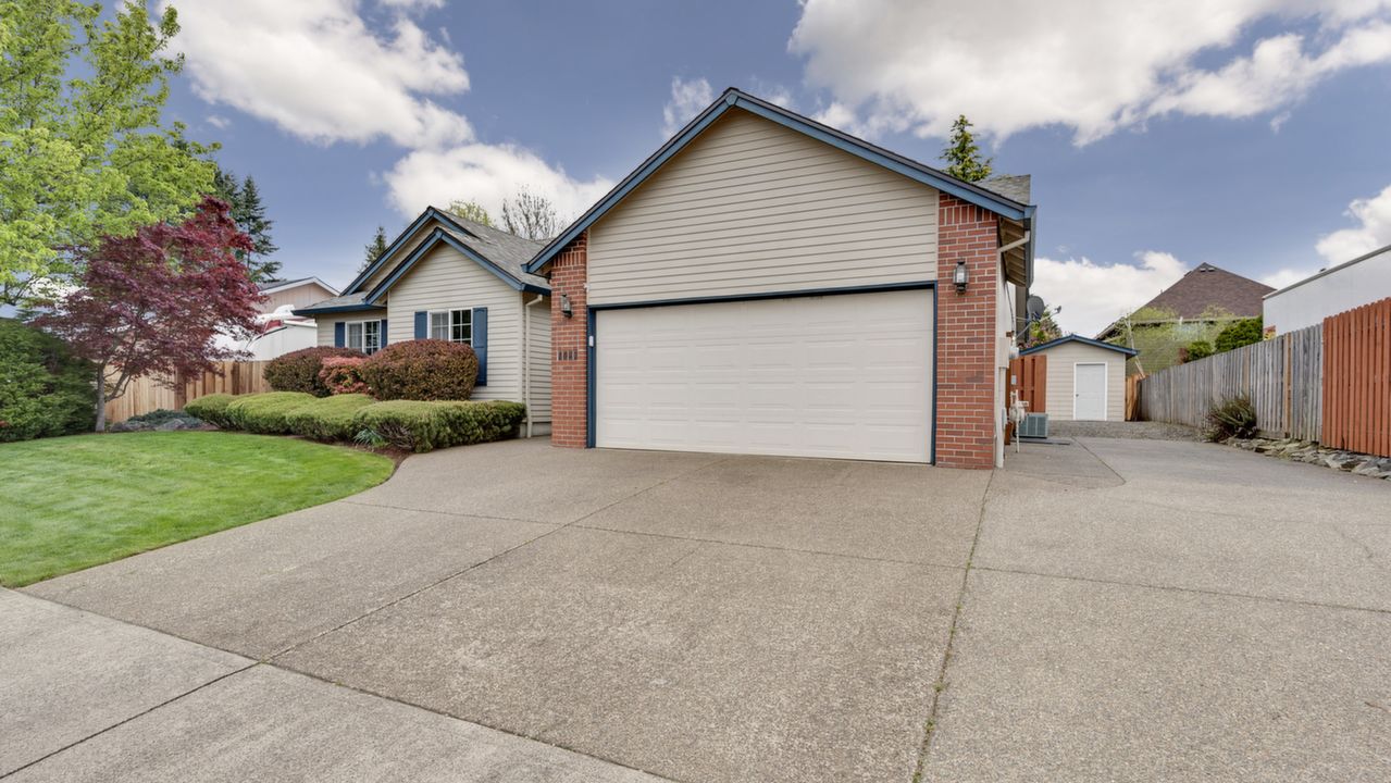 1042 S Pine Street, Canby, OR, 97013 Scene 3