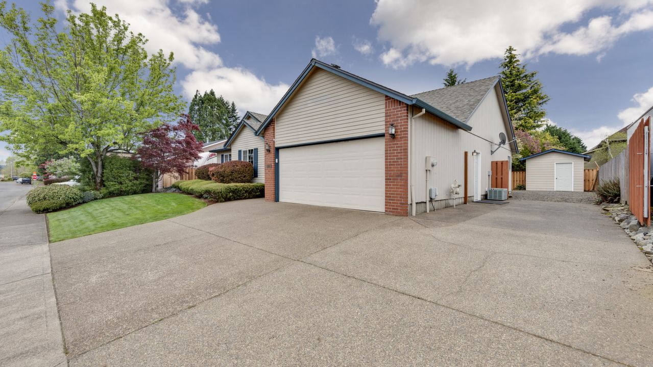 1042 S Pine Street, Canby, OR, 97013 Scene 4