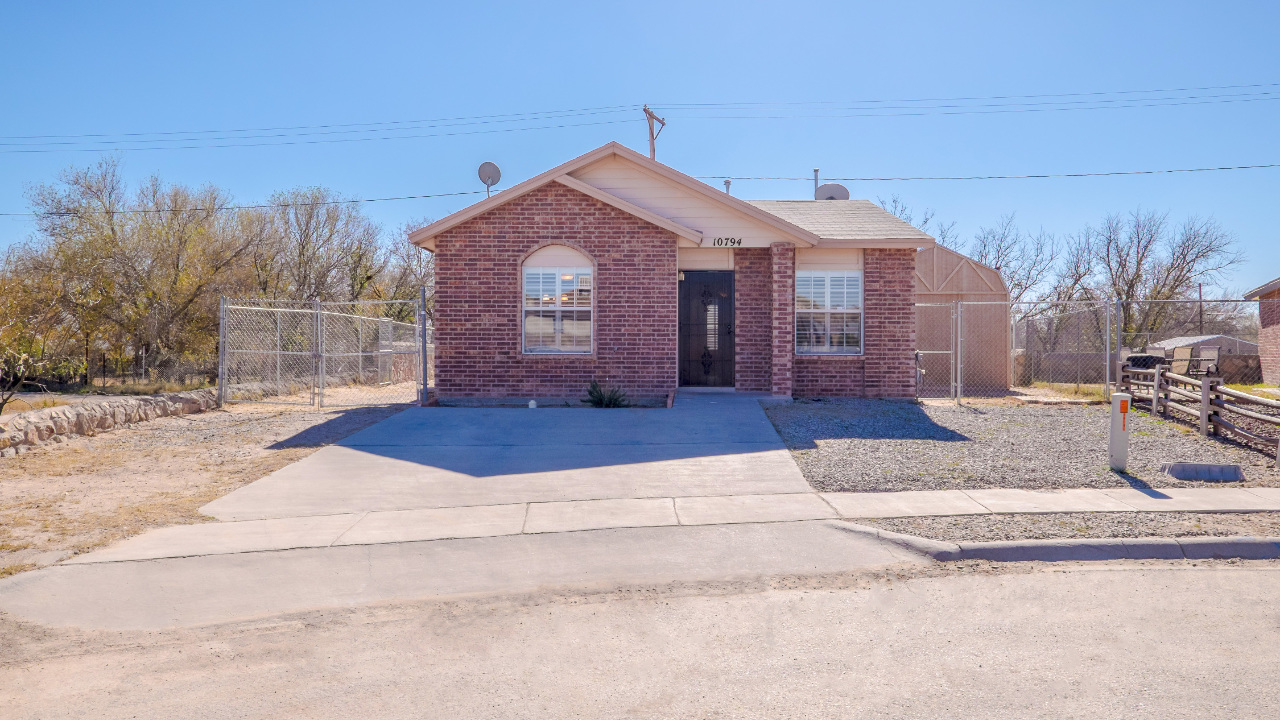 10794 Shady Valley, El Paso, TX, 79927 Scene 1