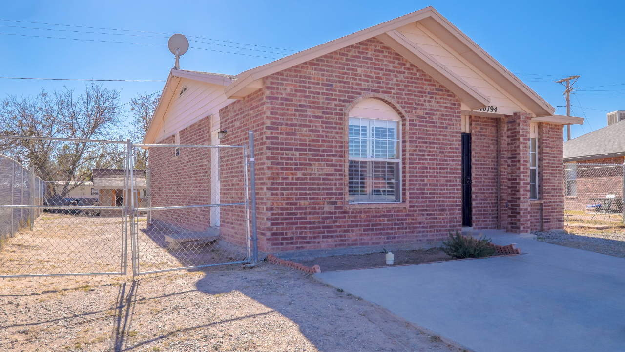 10794 Shady Valley, El Paso, TX, 79927 Scene 4