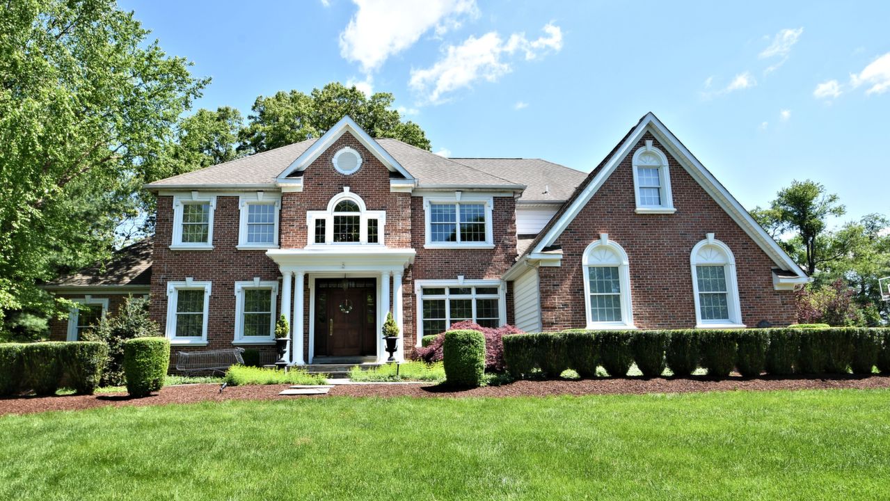 8 Tall Oaks Dr, Holland, PA, 19053 Scene 1