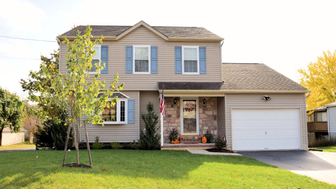 703 S 9th St, Perkasie, PA, 18944 Scene 1