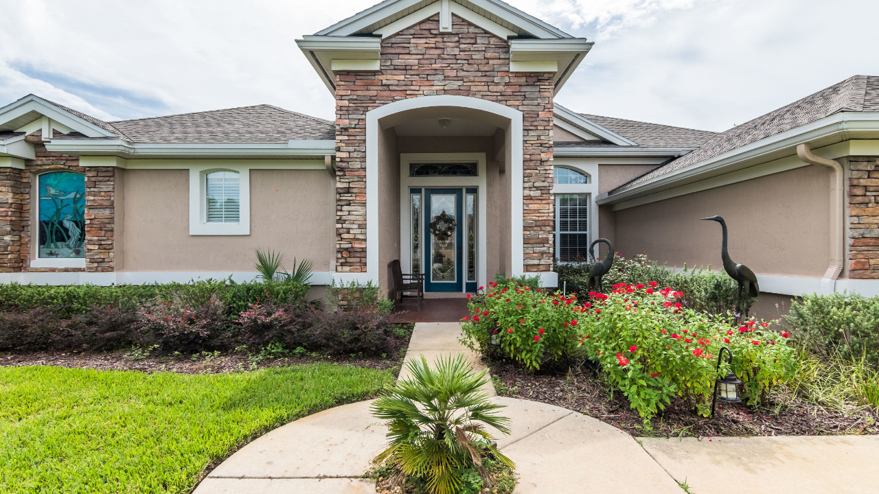 Beautifully Landscaped Front Yard