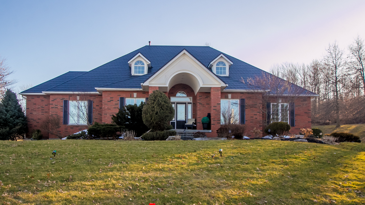 415 MacDonald, Inglewood, ON, L7C 1H3 Scene 1