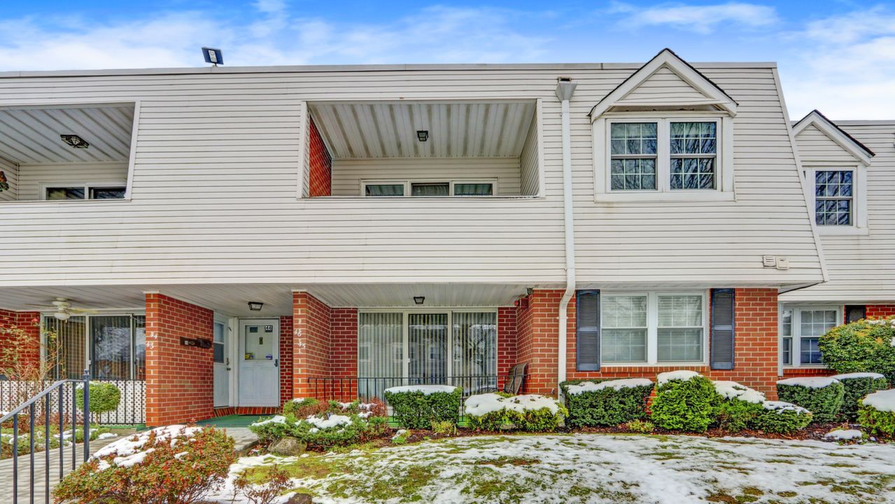 46 Santa Barbara Dr, Plainview, NY, 11803 Scene 1