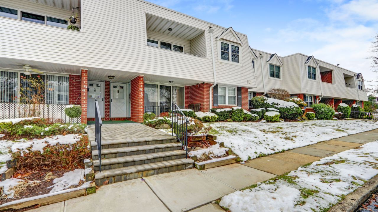 46 Santa Barbara Dr, Plainview, NY, 11803 Scene 2