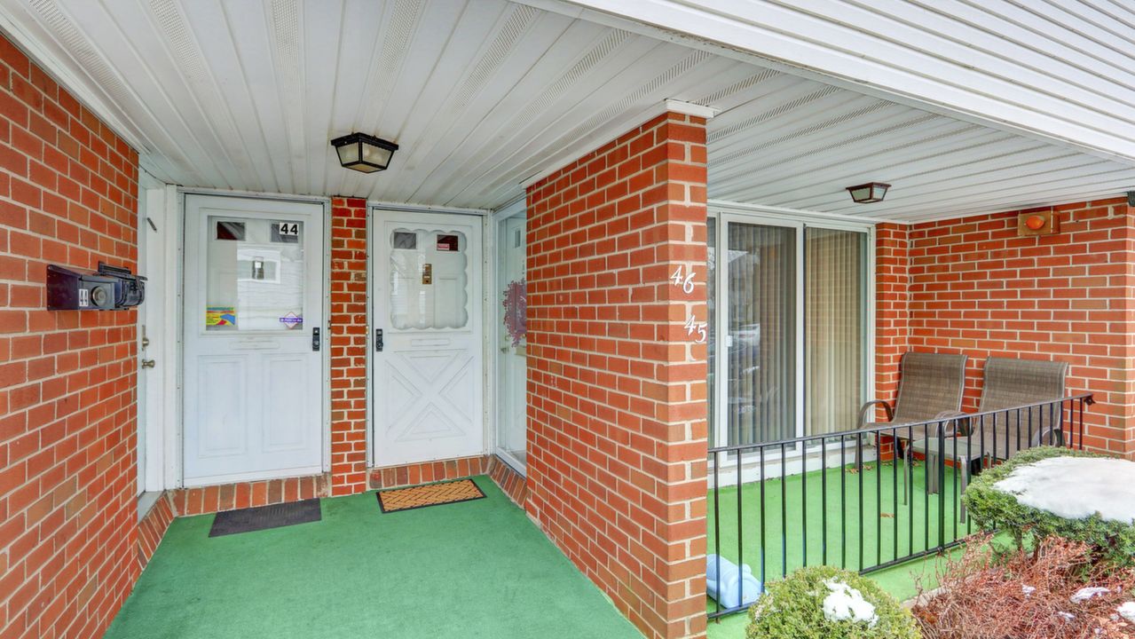 46 Santa Barbara Dr, Plainview, NY, 11803 Scene 3