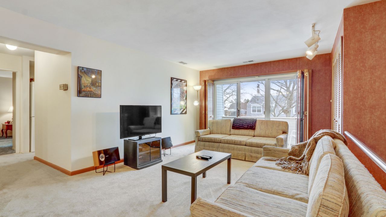 46 Santa Barbara Dr, Plainview, NY, 11803 Scene 4