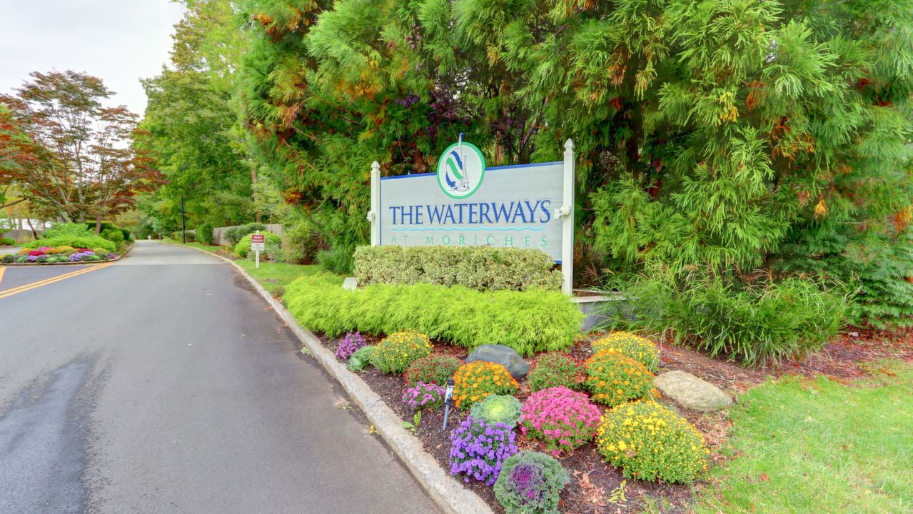 196 River Dr, Moriches, NY, 11955 Scene 1