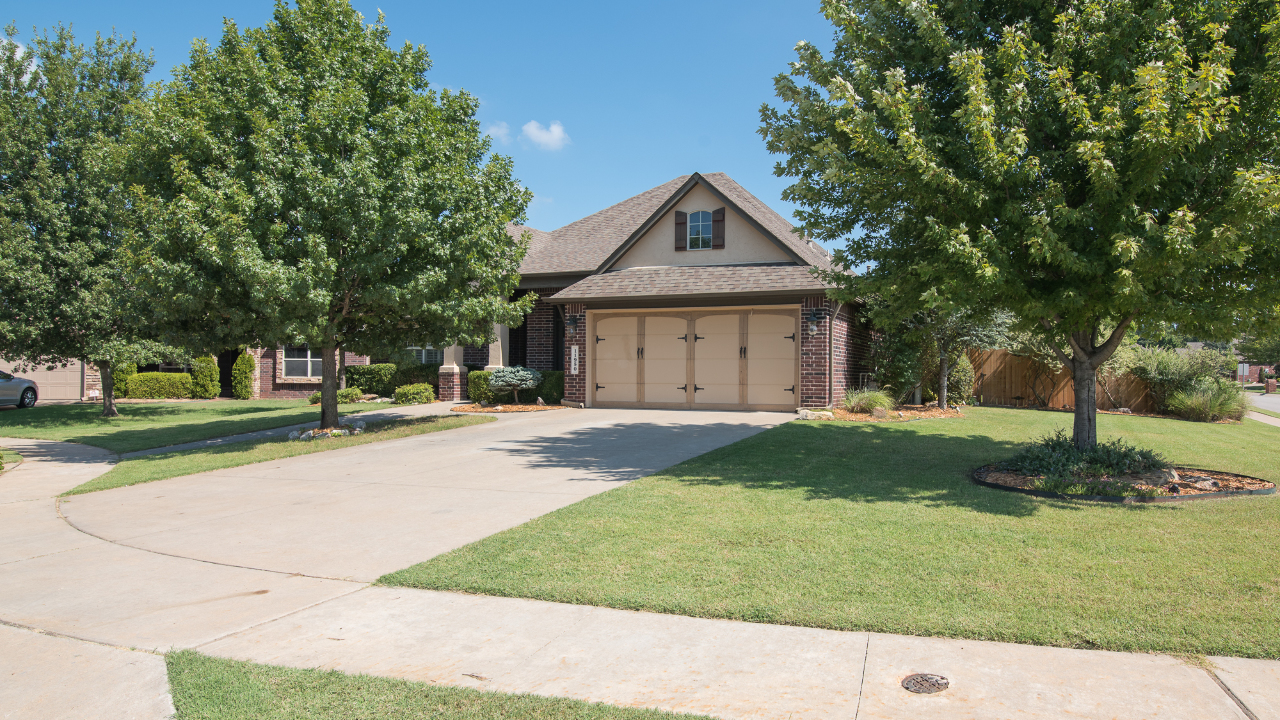 Corner Lot/Cul-de-sac