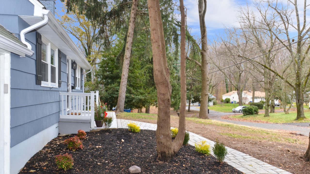 3 The Terrace, Middletown, NJ, 07748 Scene 2