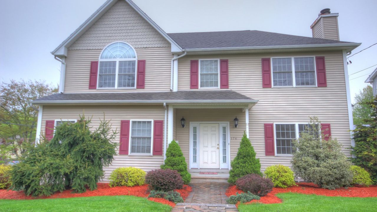 Beautiful Center Home Colonial