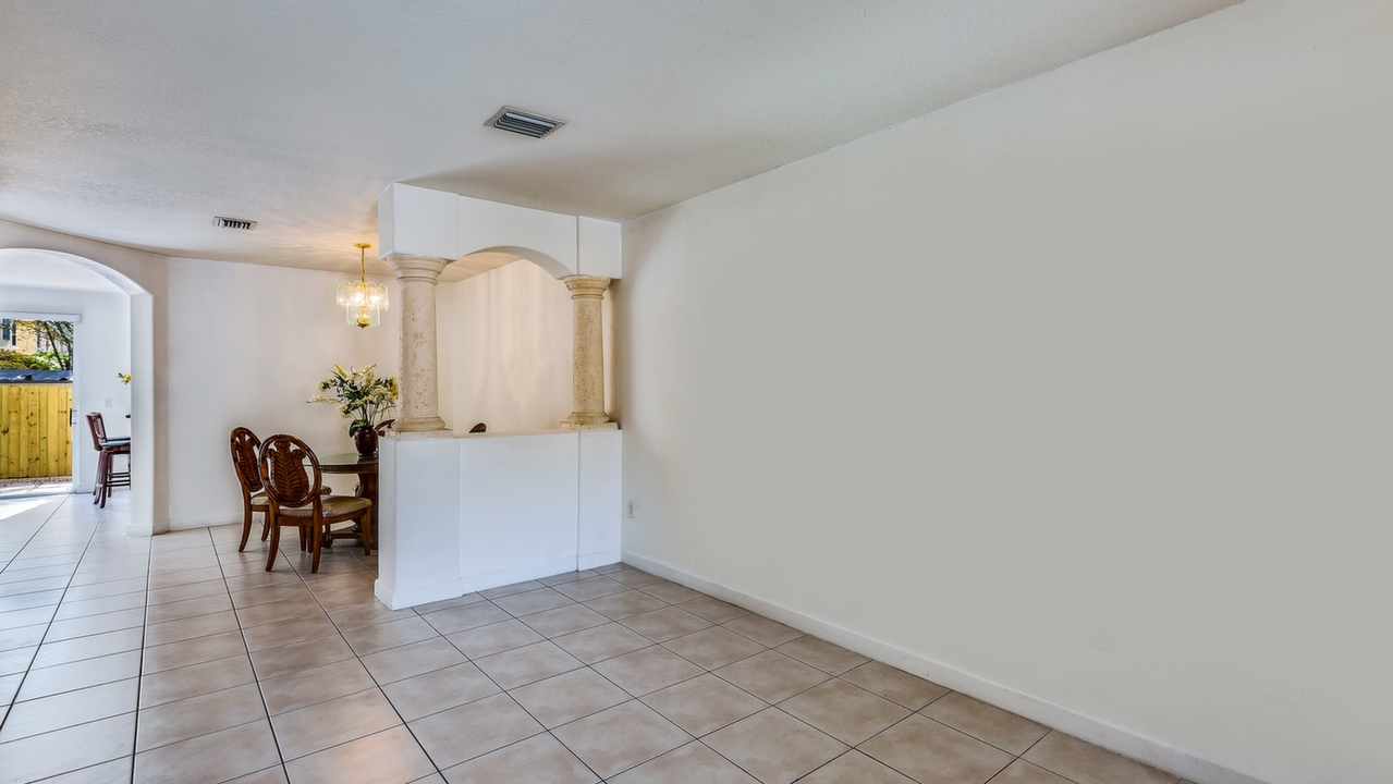 937-SW-151st-PL-02
