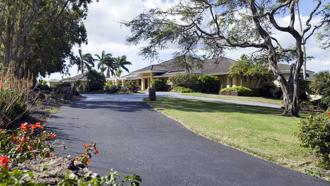 Circle Drive to Main House