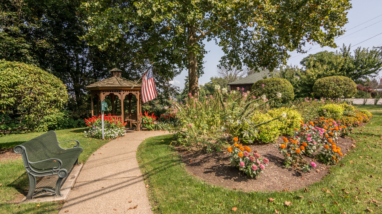 1094 Greentree Road_2