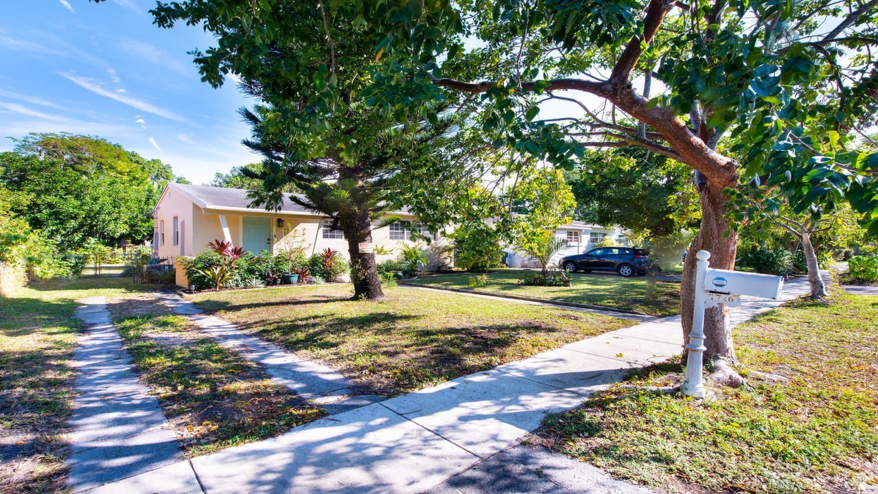 1726-NW-8th-Ave-03