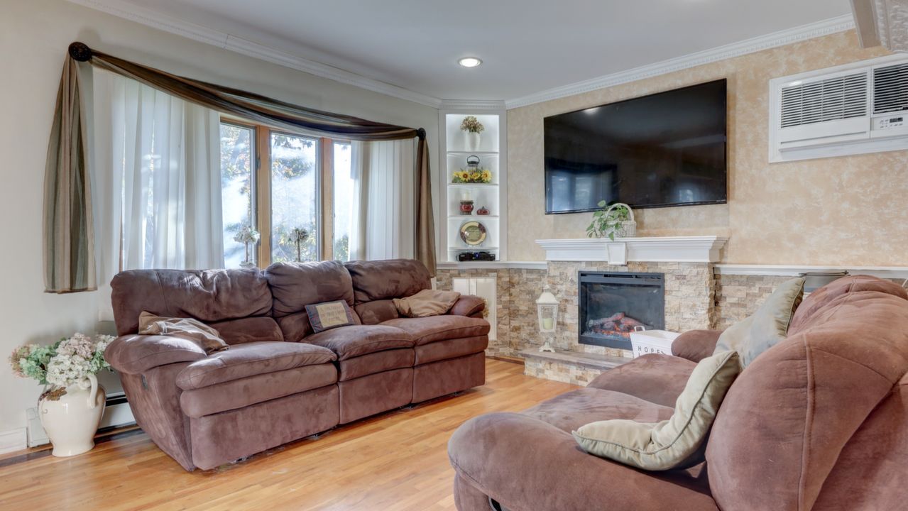 205 Boston Ave, Massapequa, NY, 11758 Scene 3