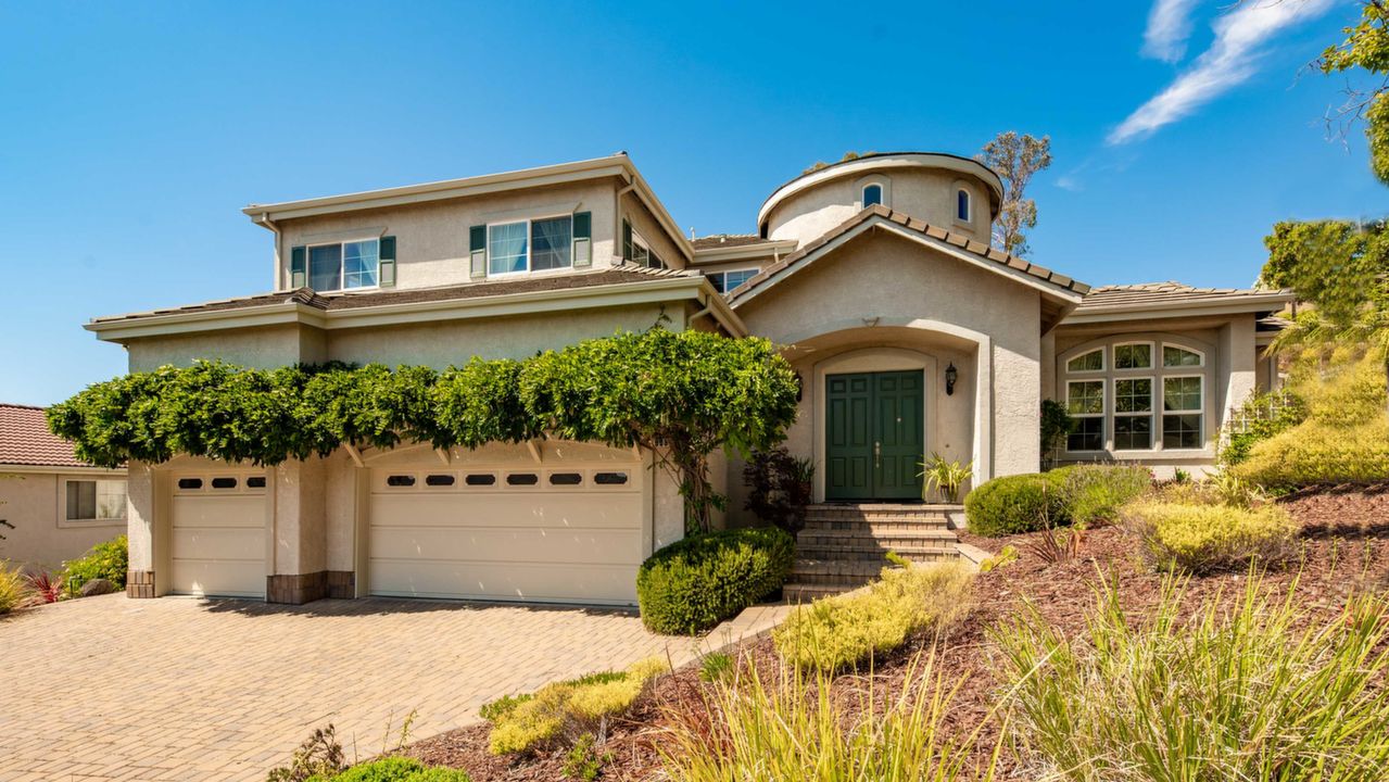 998 Silver Birch Lane, Hayward, CA, 94544 Scene 2