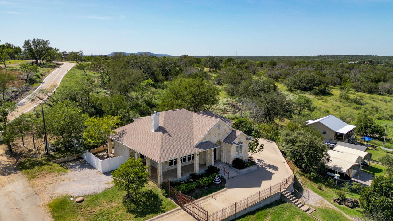 301 Dove Haven, Sunrise Beach, TX, 78643 Scene 4