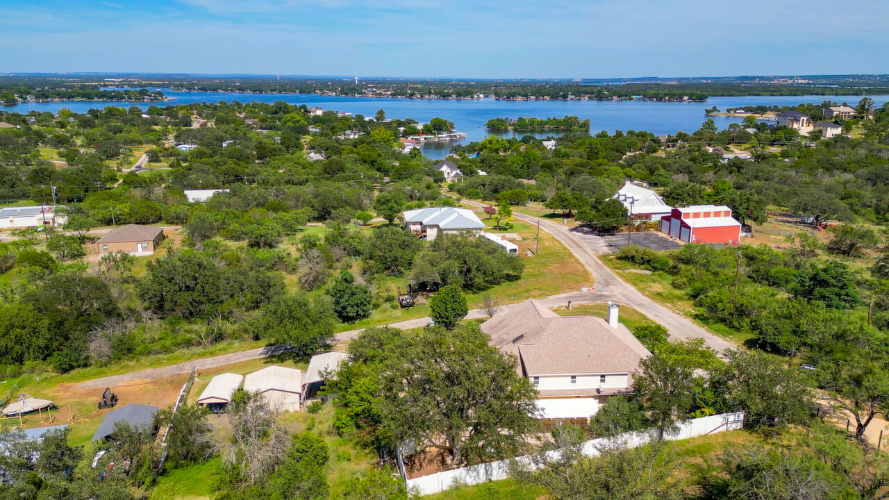 301 Dove Haven, Sunrise Beach, TX, 78643 Scene 2