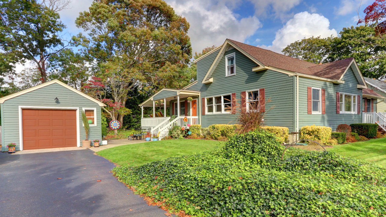 Front of House-Garage Side