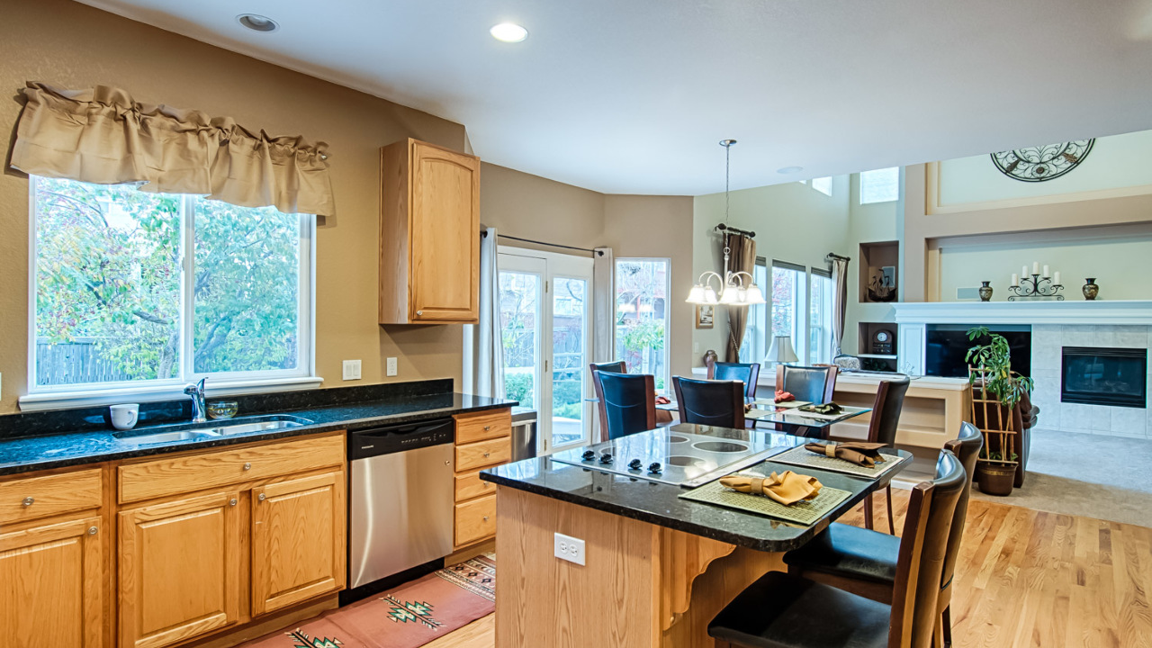 Kitchen with Granite