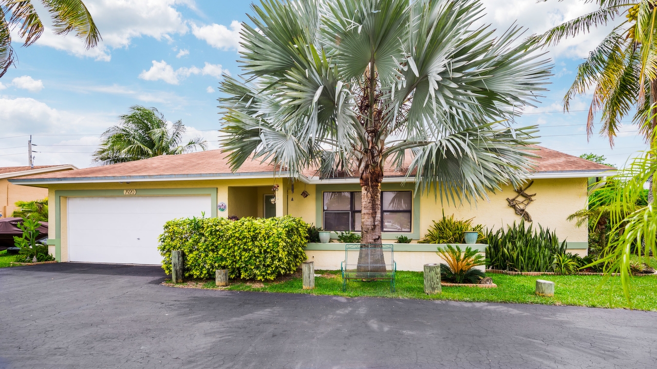 7920-NW-89th-Ave-01