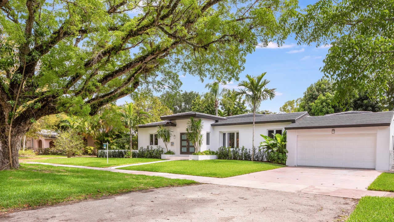 824-Anastasia-Ave-03
