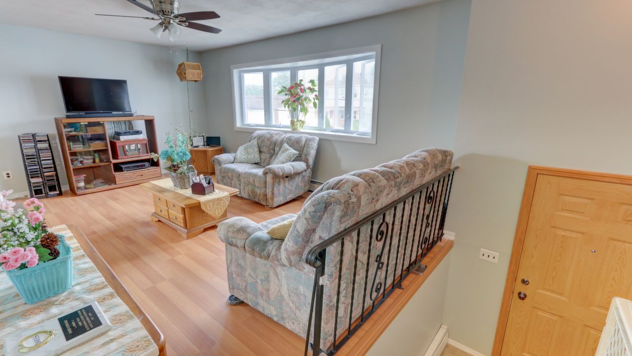 Foyer-Living Room