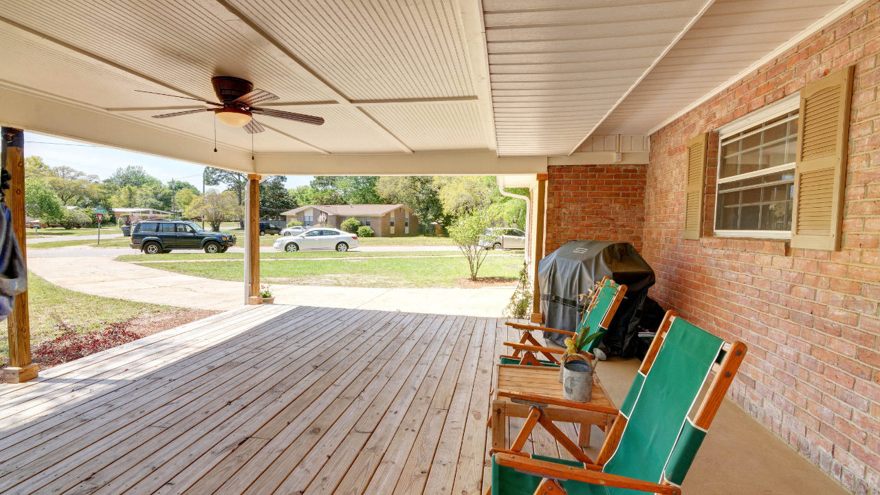 03_Front_Porch_01