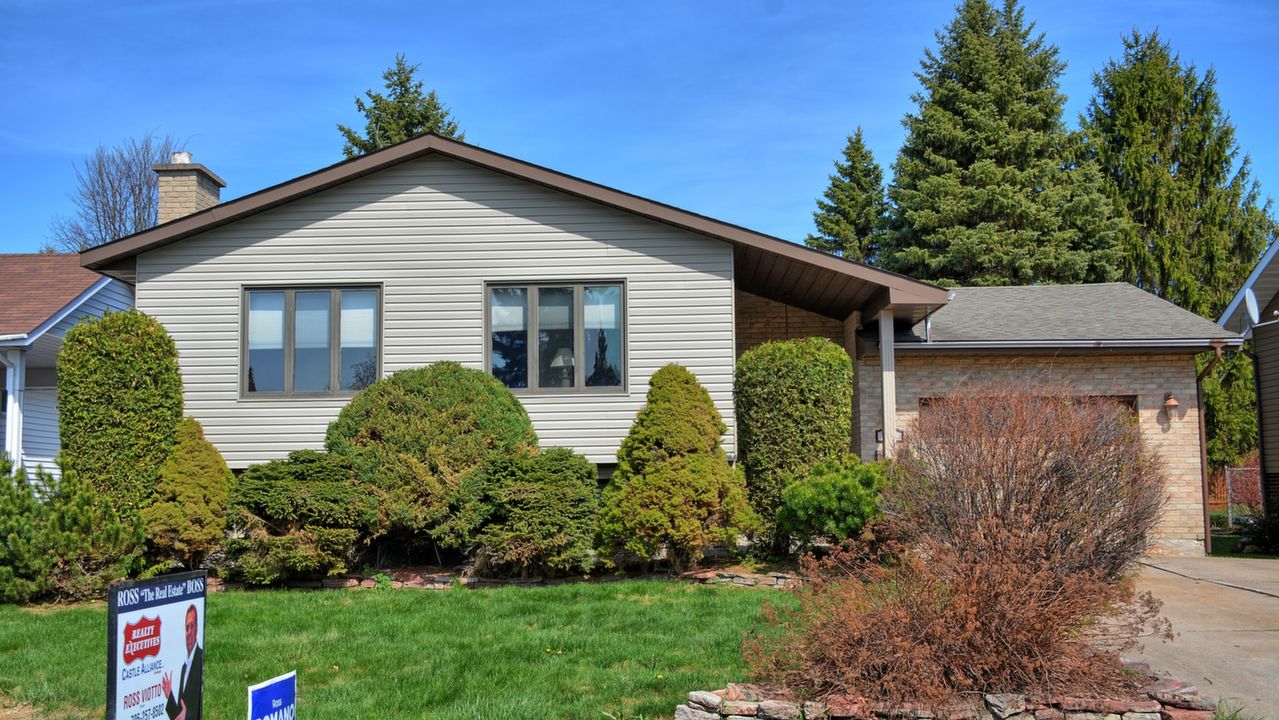 12 Par Avenue, sault ste marie, ON, P6A 6L2 Scene 1