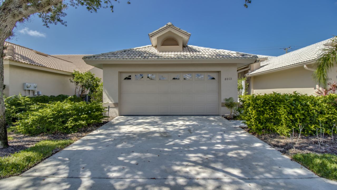 8013 San Vista Cir, Naples, FL, 34109 Scene 1