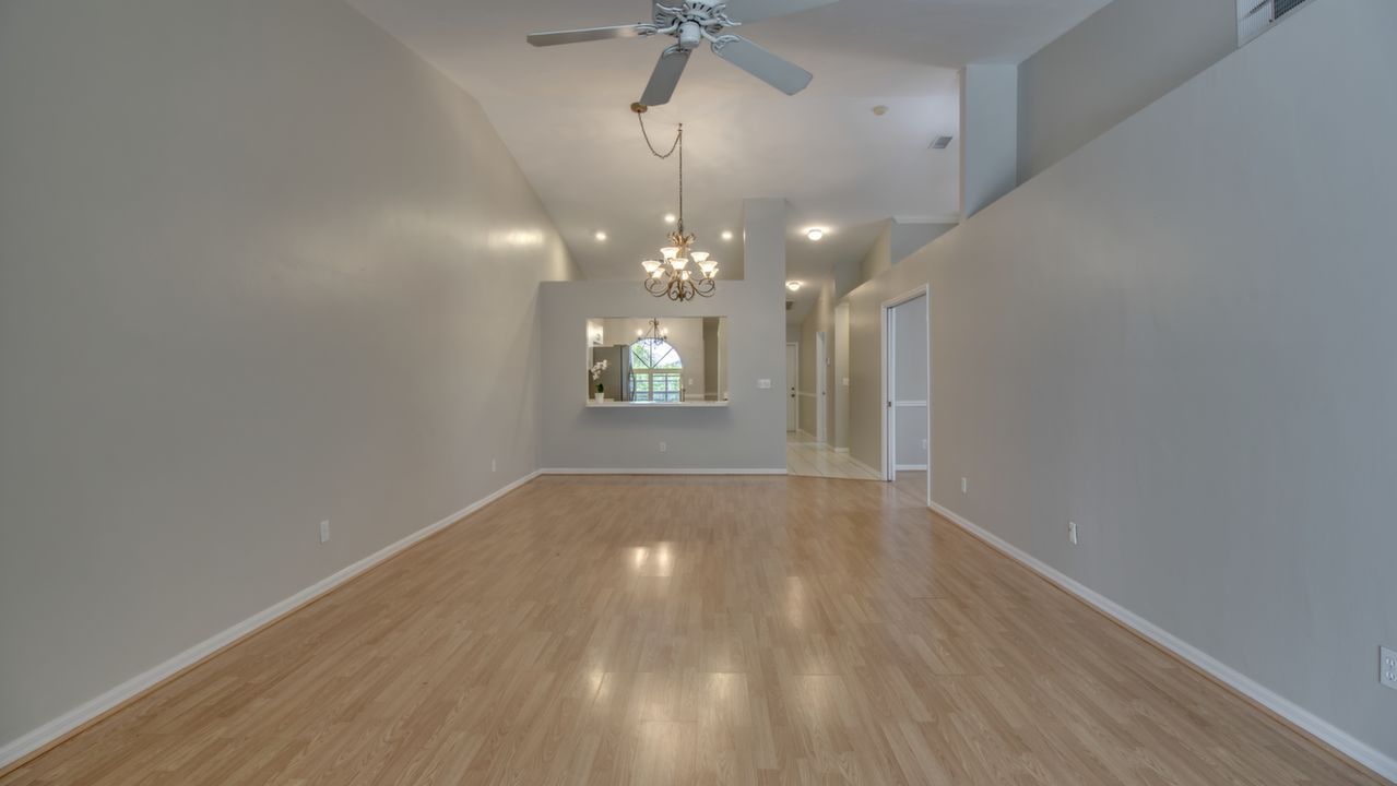 8013 San Vista Cir, Naples, FL, 34109 Scene 2