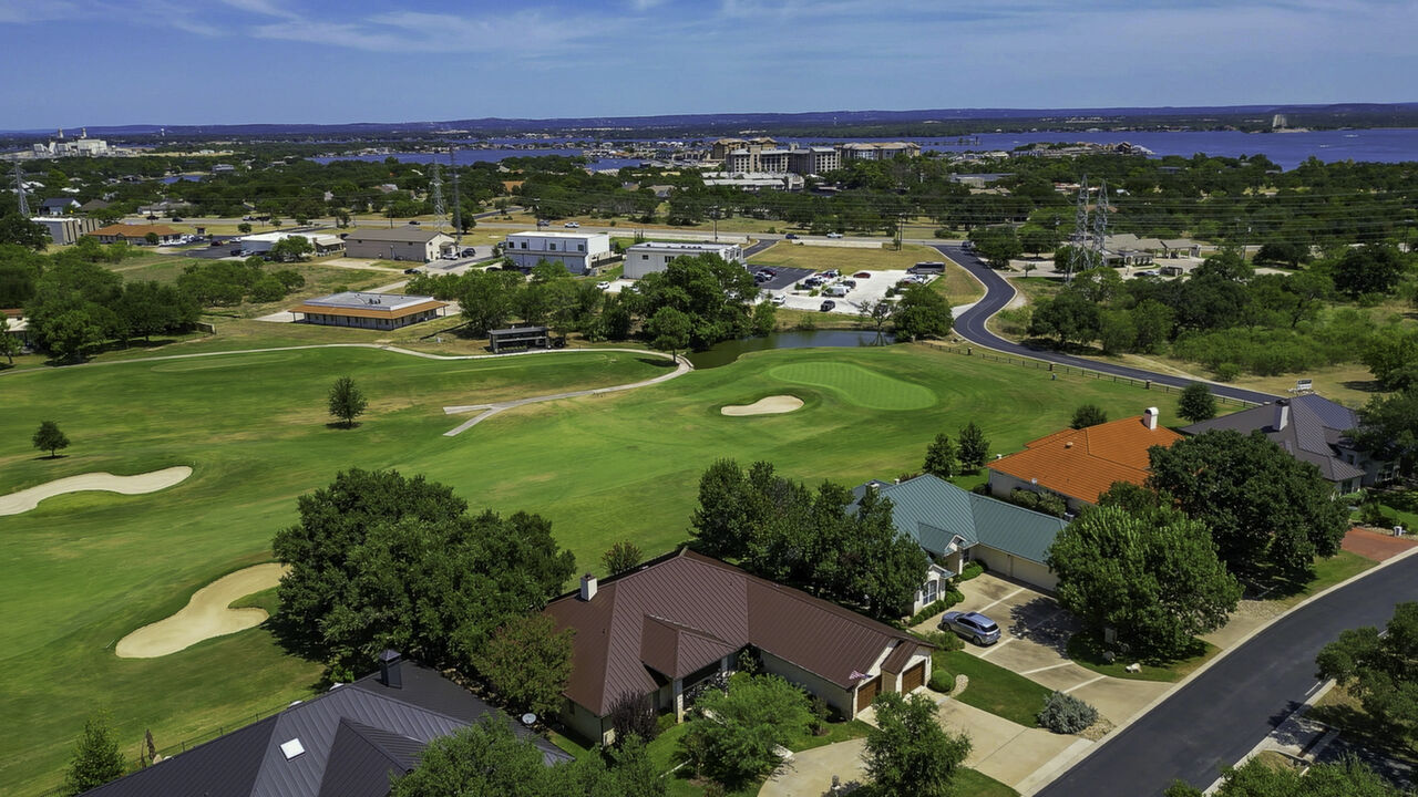508 Hi Circle South, Horseshoe Bay, TX, 78657 Scene 3