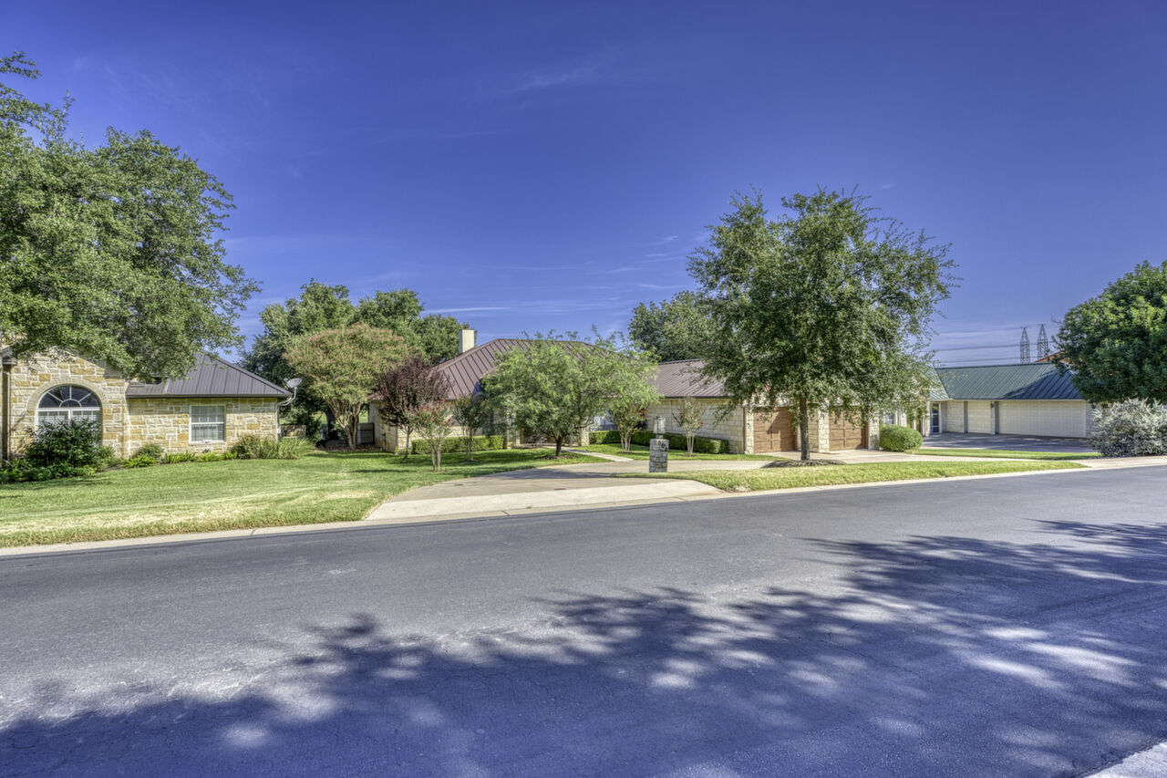 508 Hi Circle South, Horseshoe Bay, TX, 78657 Scene 4