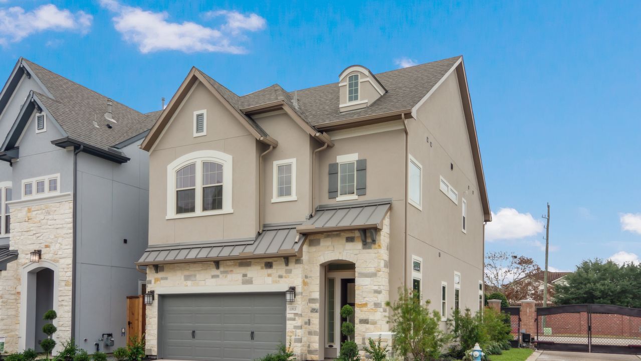 11913WedemeyerWay_002