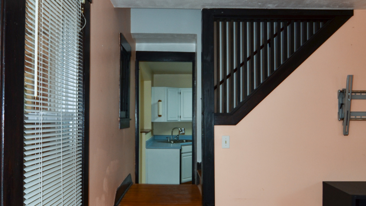 Stairs Thru to Kitchen
