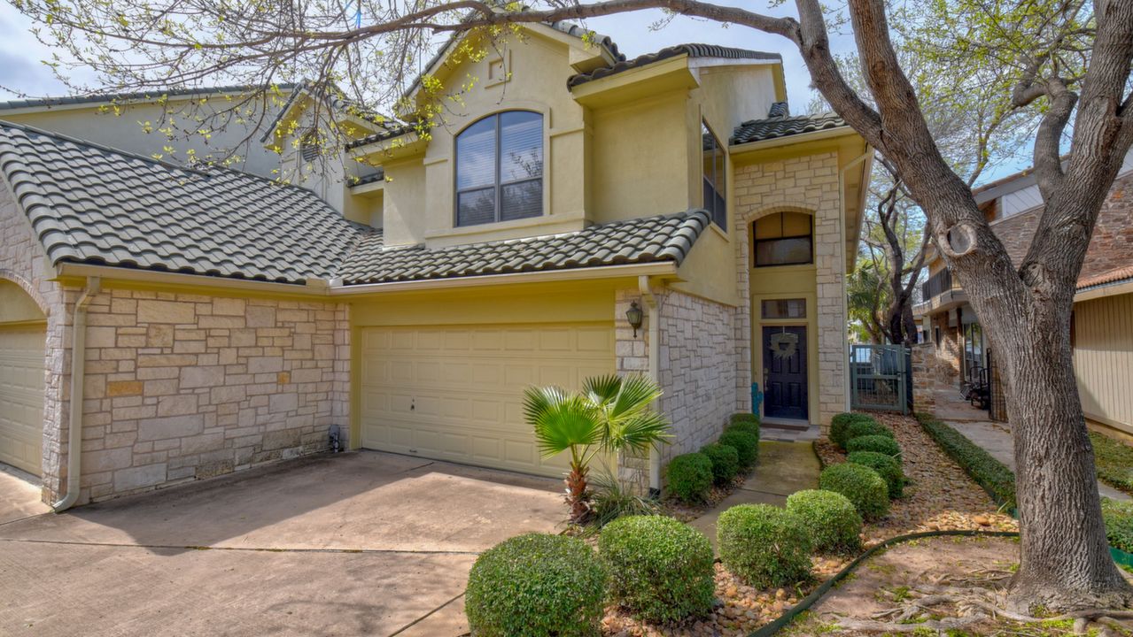 306 Island Drive #I, Horseshoe Bay, TX, 78657 Scene 2