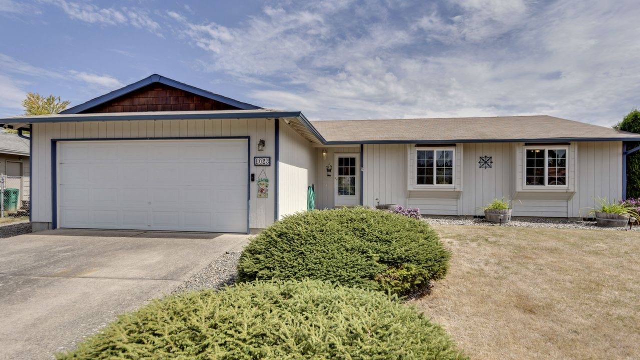 1023 SE 22nd Cir, Troutdale, OR, 97060 Scene 4