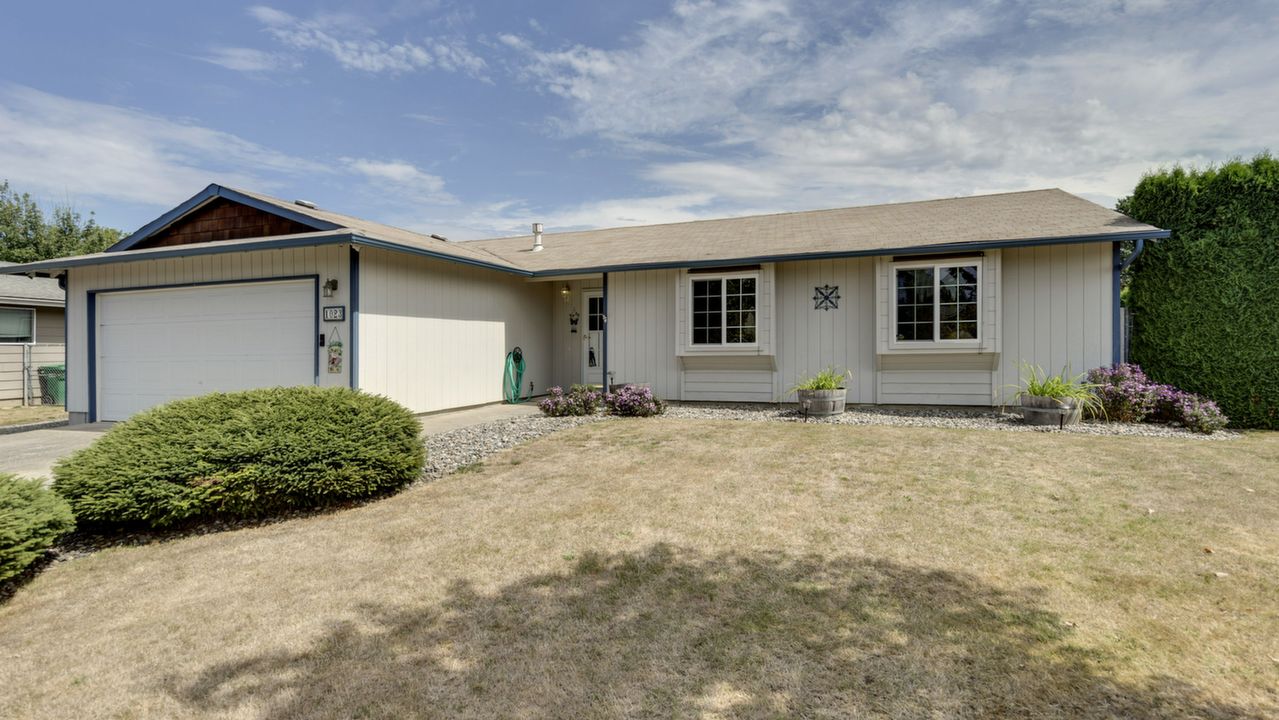 1023 SE 22nd Cir, Troutdale, OR, 97060 Scene 2