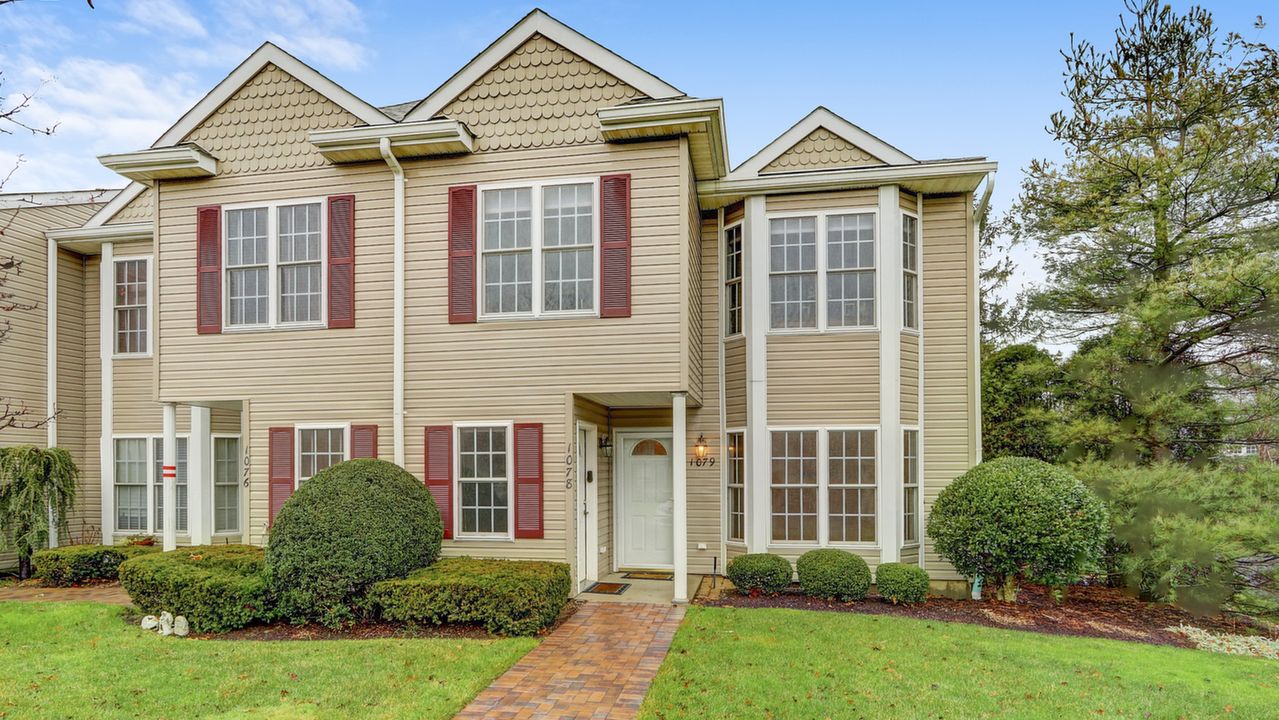 1079 Savoy Dr, Melville, NY, 11747 Scene 1