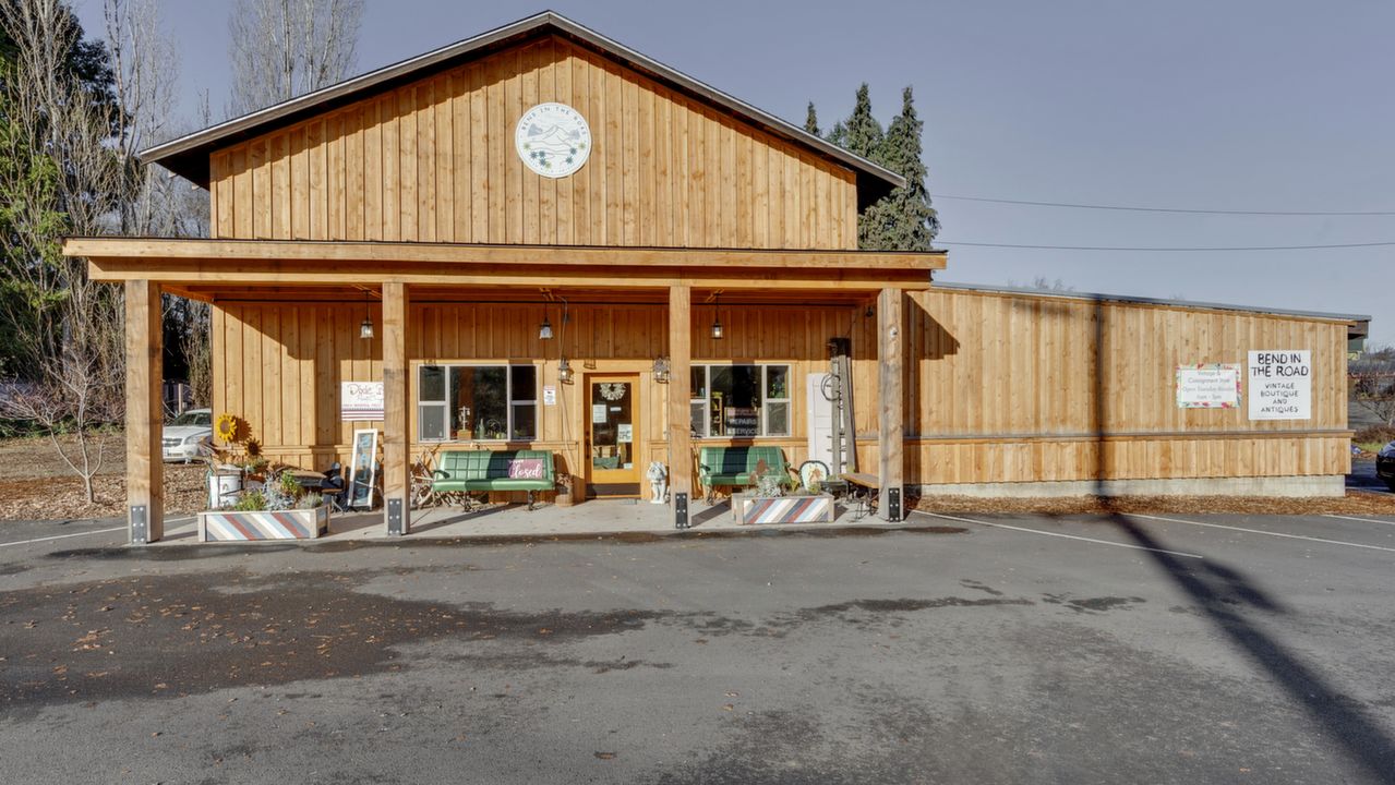 1120 Tucker Rd, Hood River, OR, 97031 Scene 3