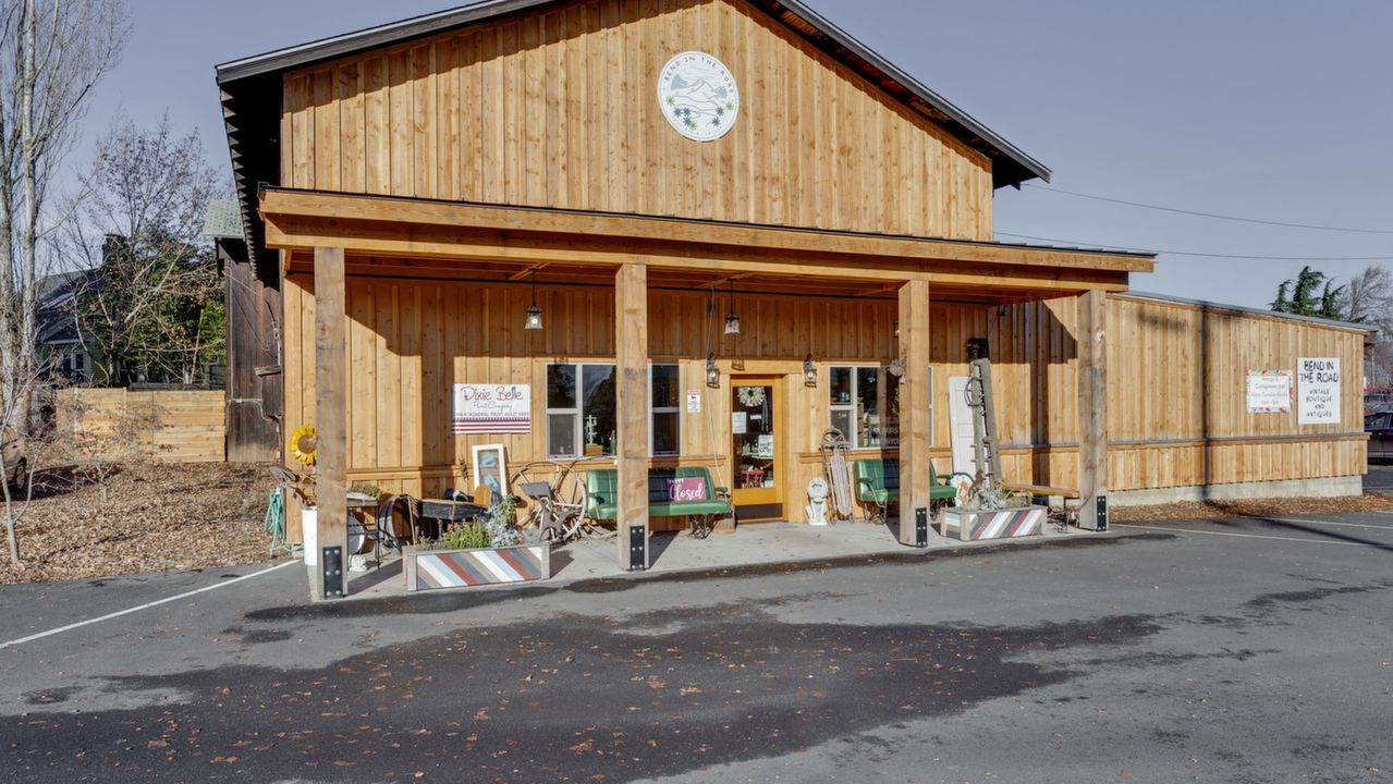 1120 Tucker Rd, Hood River, OR, 97031 Scene 4