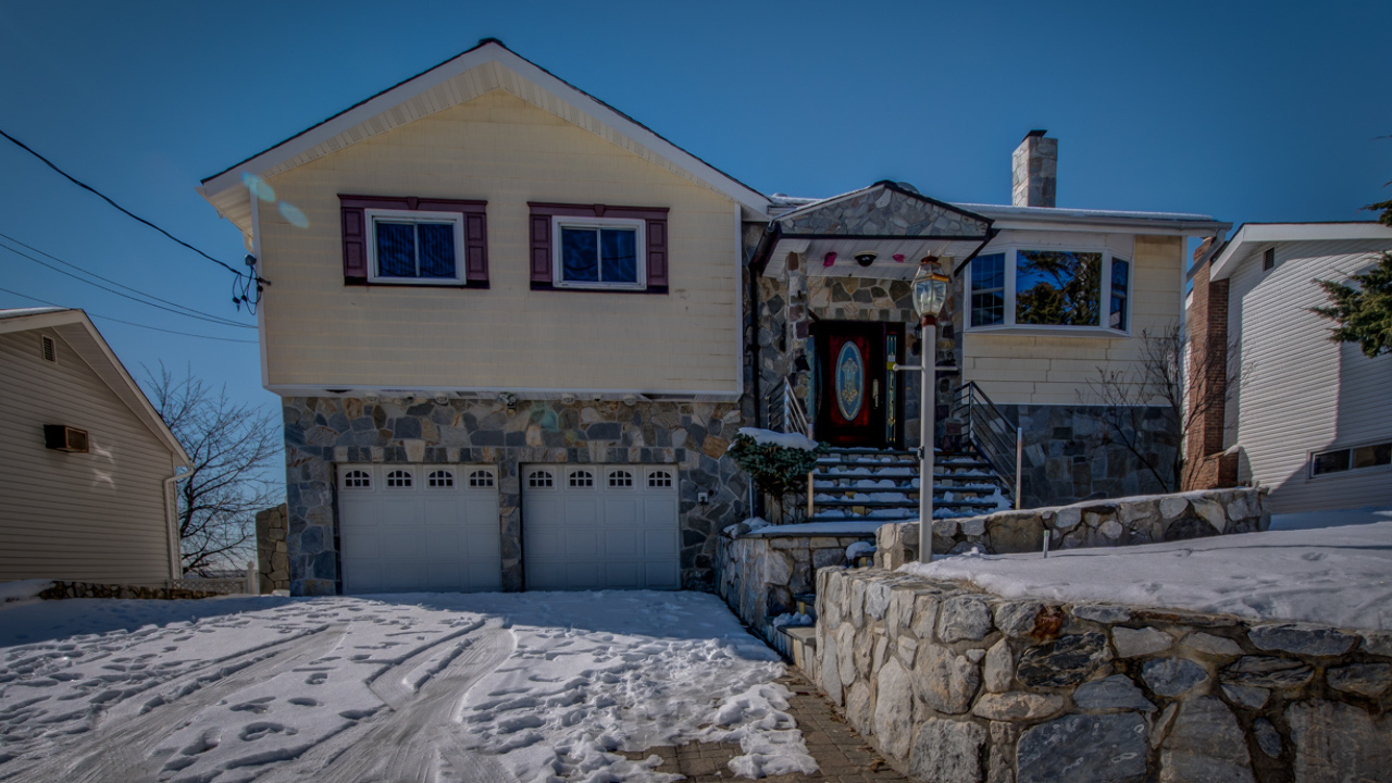 22 Cherrywood Rd, Yonkers, NY, 10710 Scene 1